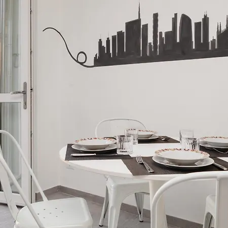 Ideal Rent - Sirtori 10 * ميلان
