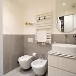 Stylish Flat Porta Venezia - Fast Wifi, Ac, Metro 5 Min From Duomo Milan *