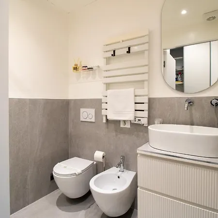 Centre, Stylish Flat, Porta Venezia, Fast Wifi, Ac, Metro *