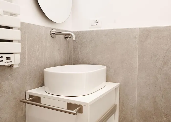 Stylish Flat Porta Venezia Fast Wifi Ac Metro-5 Min From Duomo Apartment